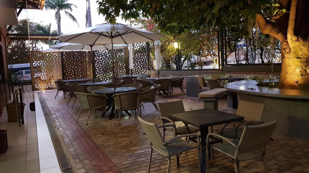 Hotel Das Palmeiras Paracatu Extérieur photo