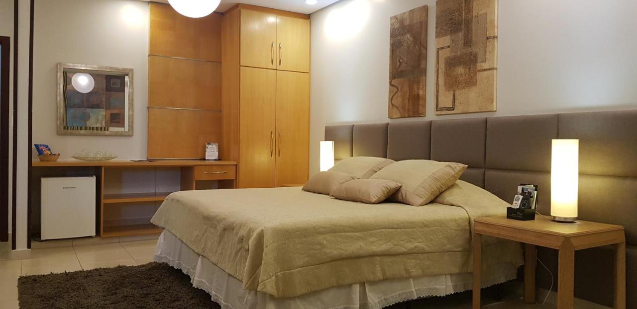 Hotel Das Palmeiras Paracatu Extérieur photo